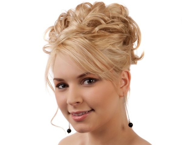 Blonde Beehive Curls - wide 11