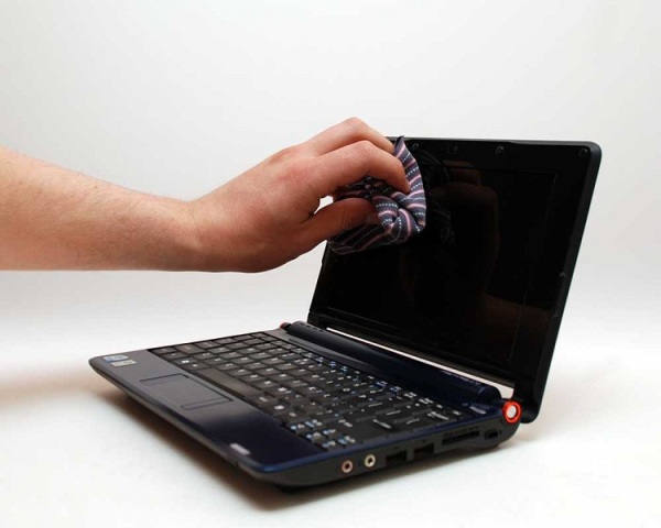 how to clean a lap top screen